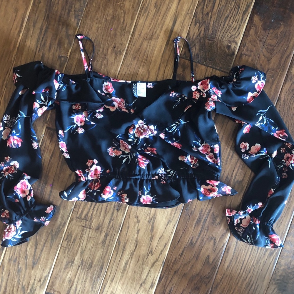 H&M Cropped Blouse